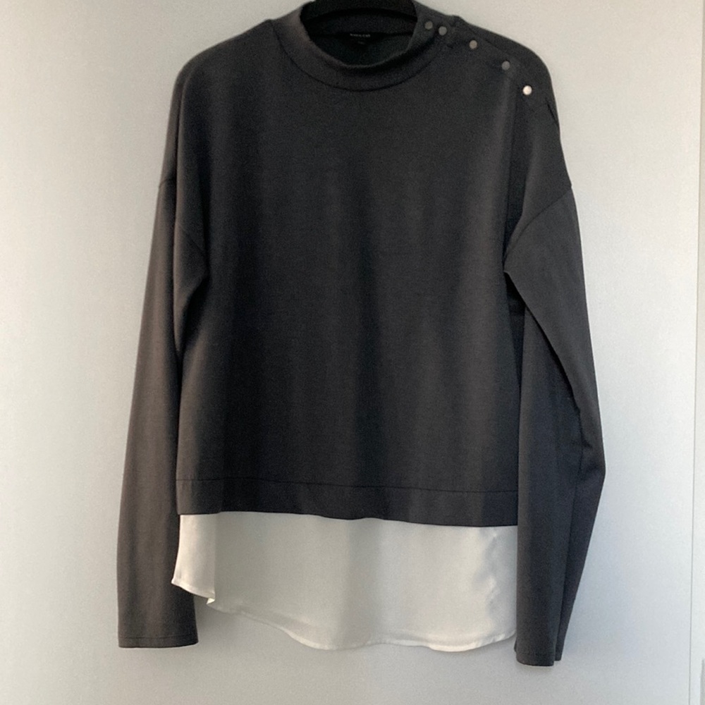 R and W Co charcoal grey fooler top